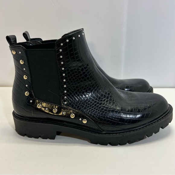 Charles by Charles David Black Radar Chelsea Boots size 9 chunky studded - Picture 1 of 10